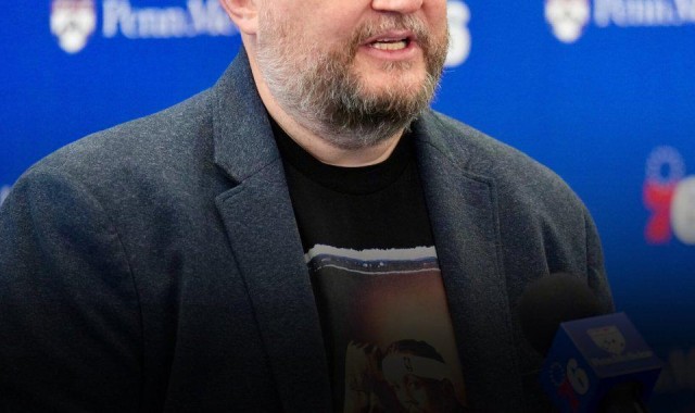 小金体育登录入口-曾发涉港不当言论！NBA名记Shams：76人队解雇总经理莫雷