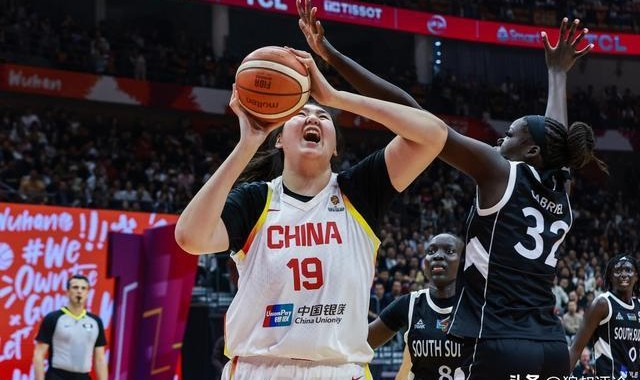 小金体育-女篮“核武”小试牛刀！张子宇7中5砍11分5板 下半场获提前轮休